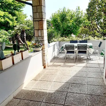 Holiday home Bellavista 37 *